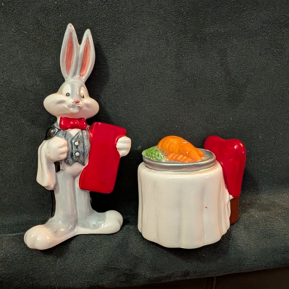 Ceramic Bugs Bunny Server Salt & Pepper Shakers - White, Red, Orange